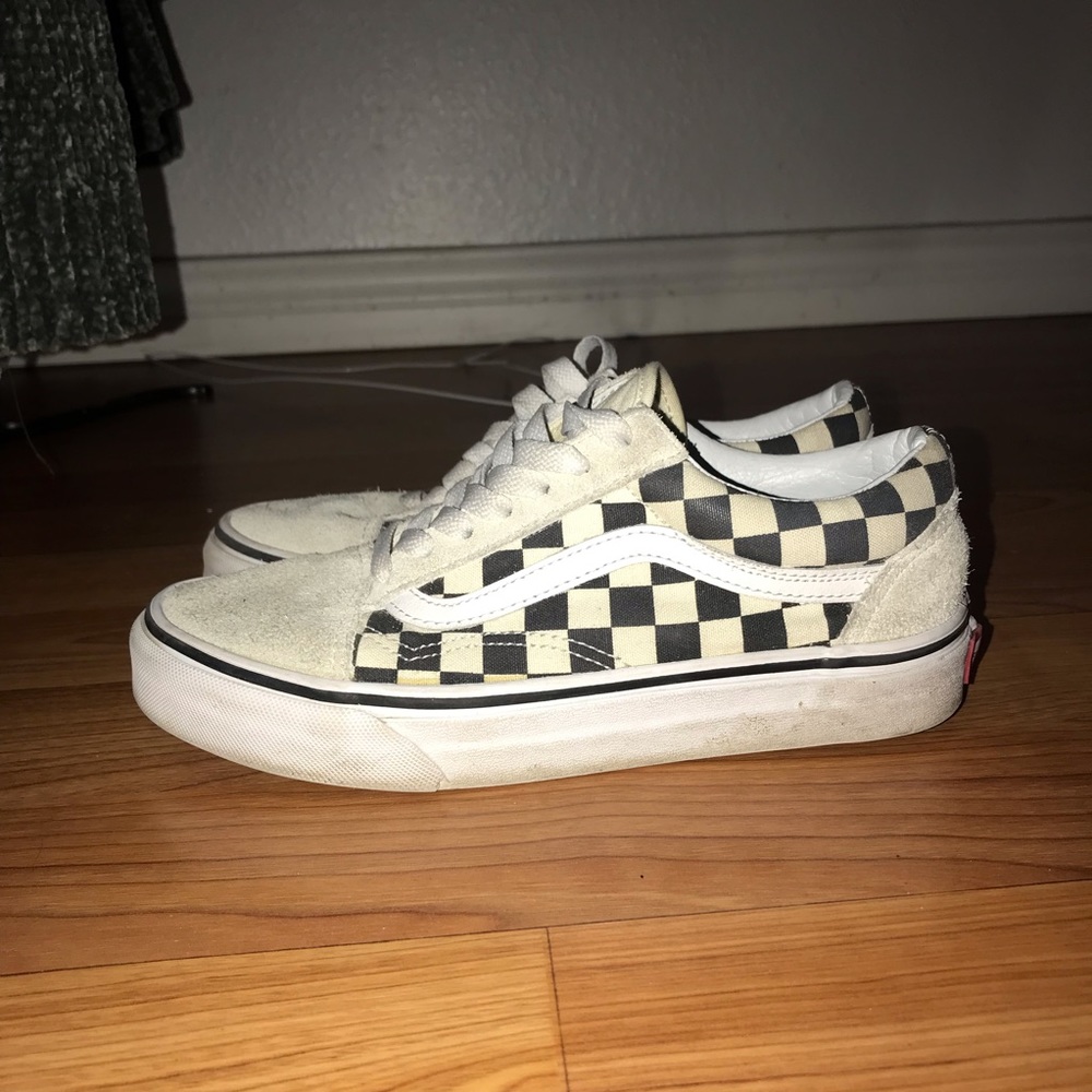 Checkerboard vans - Picture 5 of 5